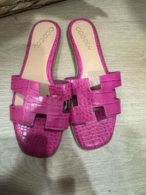 CCOCCI Hot Pink Croc-Embossed Slide Sandals